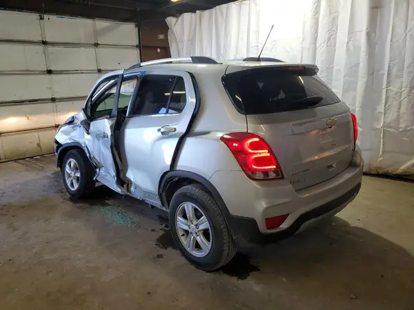 KL7CJPSB7JB666020 2018 CHEVROLET TRAX - Image 2