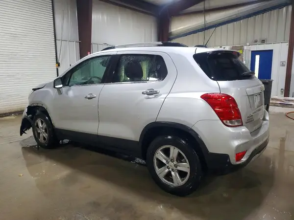KL7CJPSB7JB685621 2018 CHEVROLET TRAX - Image 2