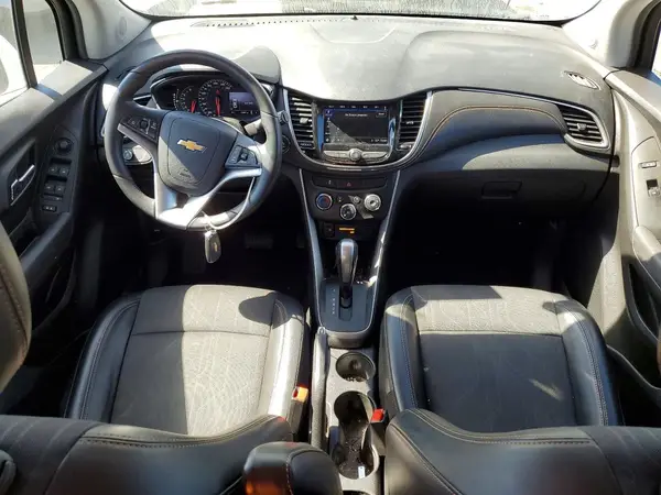 KL7CJPSB7JB695453 2018 CHEVROLET TRAX - Image 8