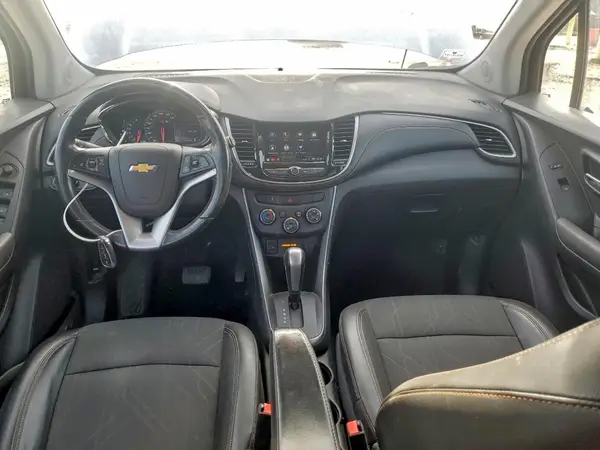 KL7CJPSB7JB709464 2018 CHEVROLET TRAX - Image 8