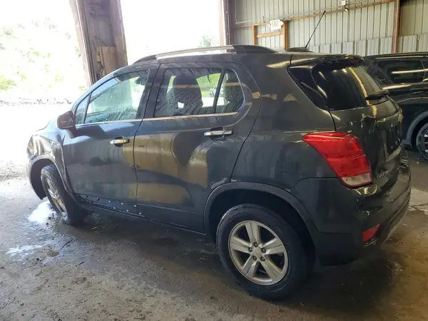 KL7CJPSB7JB723297 2018 CHEVROLET TRAX - Image 2