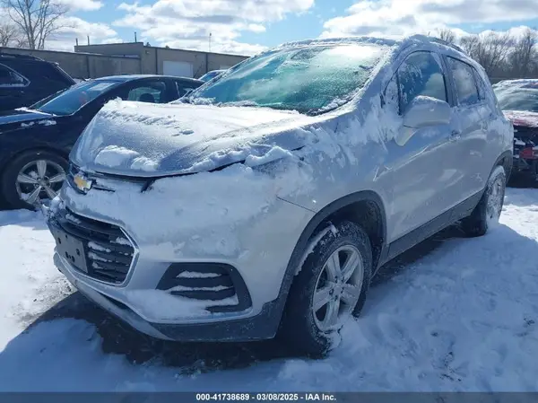 KL7CJPSB7KB749965 2019 CHEVROLET TRAX - Image 2