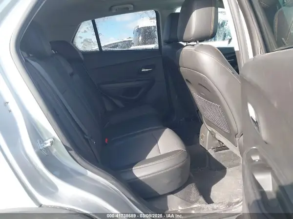 KL7CJPSB7KB749965 2019 CHEVROLET TRAX - Image 8