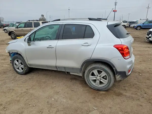 KL7CJPSB7KB776325 2019 CHEVROLET TRAX - Image 2
