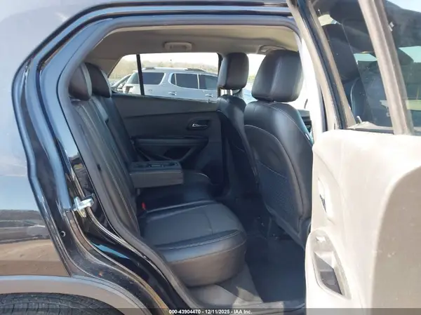 KL7CJPSB7KB827791 2019 CHEVROLET TRAX - Image 8