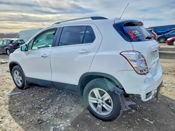 KL7CJPSB7KB855767 2019 CHEVROLET TRAX - Image 2
