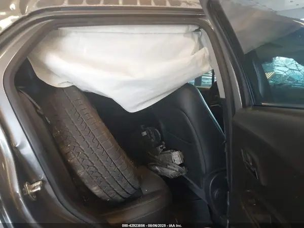 KL7CJPSB7KB935814 2019 CHEVROLET TRAX - Image 8