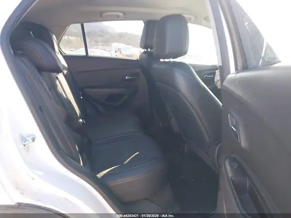 KL7CJPSB7KB944240 2019 CHEVROLET TRAX - Image 8