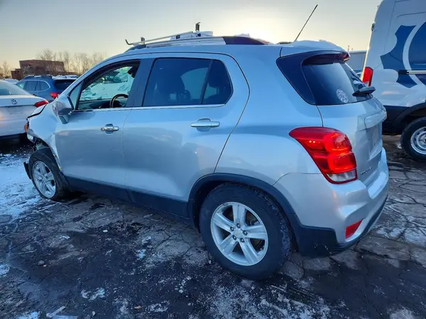 KL7CJPSB7LB022066 2020 CHEVROLET TRAX - Image 2