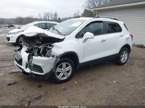 KL7CJPSB7LB023489 2020 CHEVROLET TRAX - Image 2