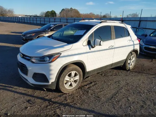 KL7CJPSB7LB085376 2020 CHEVROLET TRAX - Image 2
