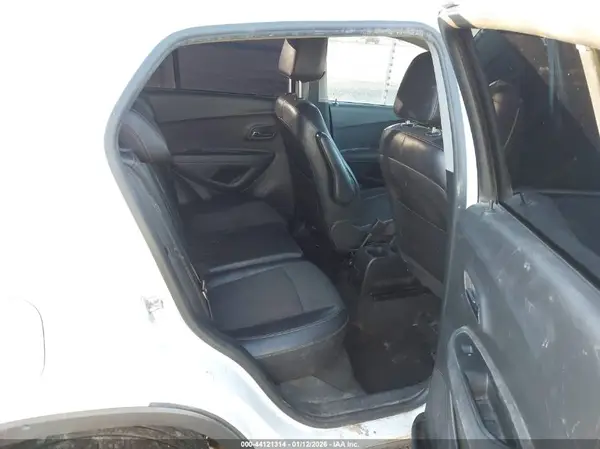 KL7CJPSB7LB085376 2020 CHEVROLET TRAX - Image 8