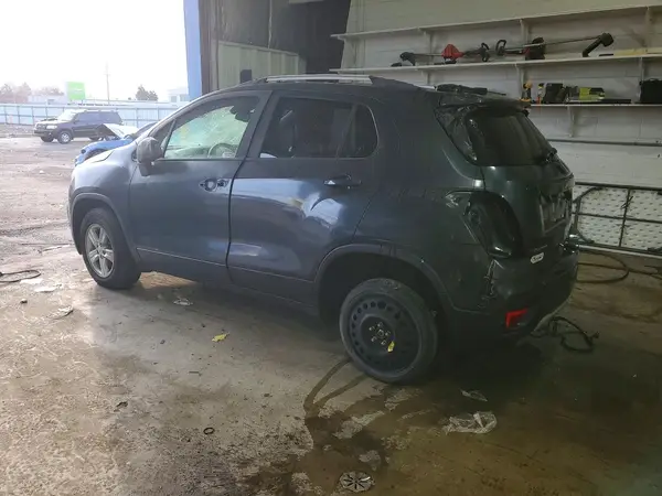 KL7CJPSB7MB304452 2021 CHEVROLET TRAX - Image 2