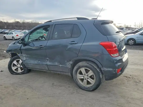 KL7CJPSB7MB304600 2021 CHEVROLET TRAX - Image 2