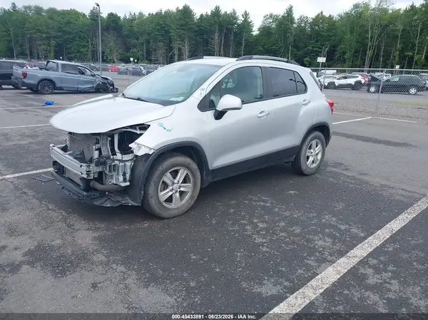 KL7CJPSB7MB323034 2021 CHEVROLET TRAX - Image 2