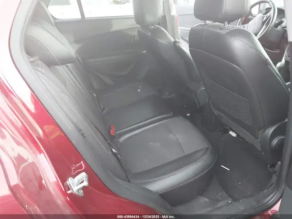 KL7CJPSB7MB335121 2021 CHEVROLET TRAX - Image 8