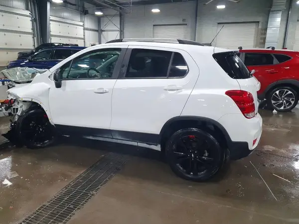 KL7CJPSB7MB342120 2021 CHEVROLET TRAX - Image 2