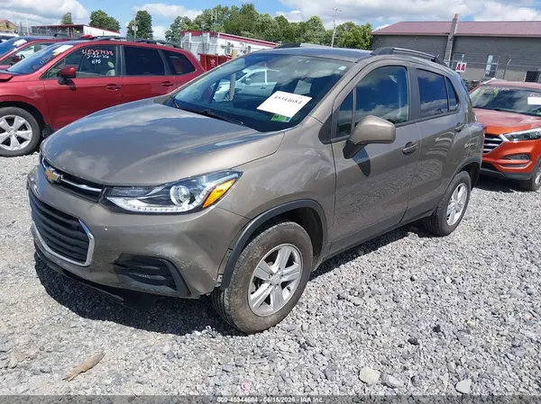 KL7CJPSB7MB351870 2021 CHEVROLET TRAX - Image 2