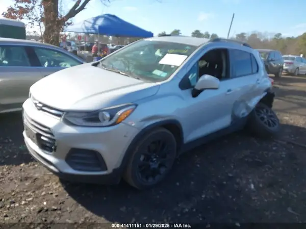 KL7CJPSB7MB354316 2021 CHEVROLET TRAX - Image 2