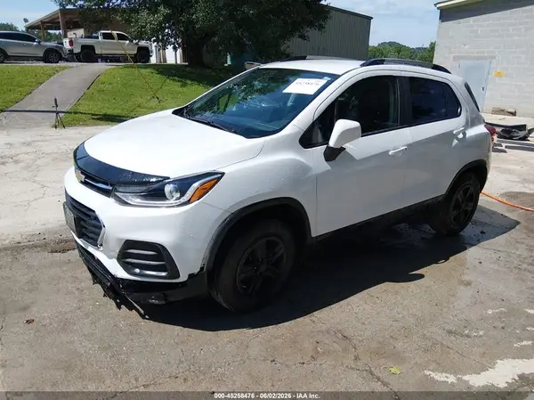 KL7CJPSB7MB356924 2021 CHEVROLET TRAX - Image 2