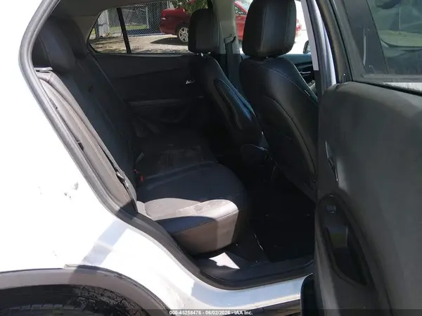 KL7CJPSB7MB356924 2021 CHEVROLET TRAX - Image 8