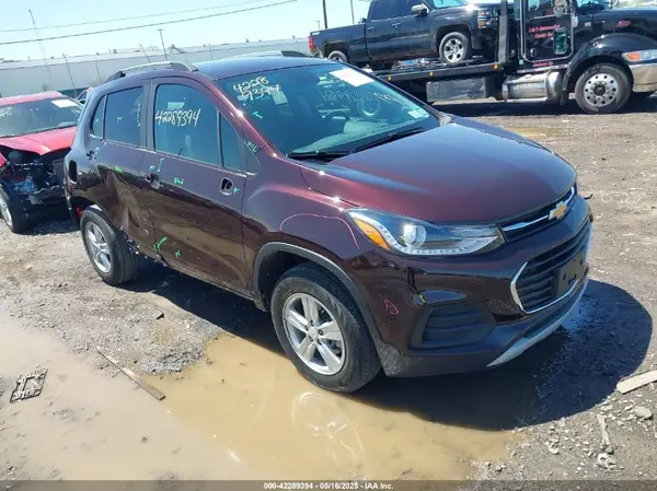 KL7CJPSB7MB359385 2021 CHEVROLET TRAX - Image 1