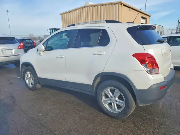 KL7CJPSB8GB526180 2016 CHEVROLET TRAX - Image 2