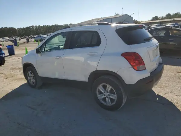 KL7CJPSB8GB558627 2016 CHEVROLET TRAX - Image 2