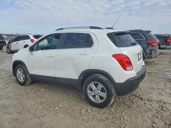 KL7CJPSB8GB623749 2016 CHEVROLET TRAX - Image 2