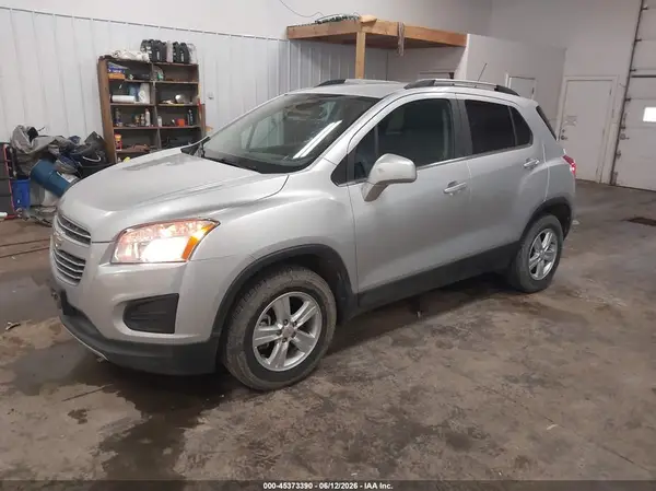 KL7CJPSB8GB670876 2016 CHEVROLET TRAX - Image 2