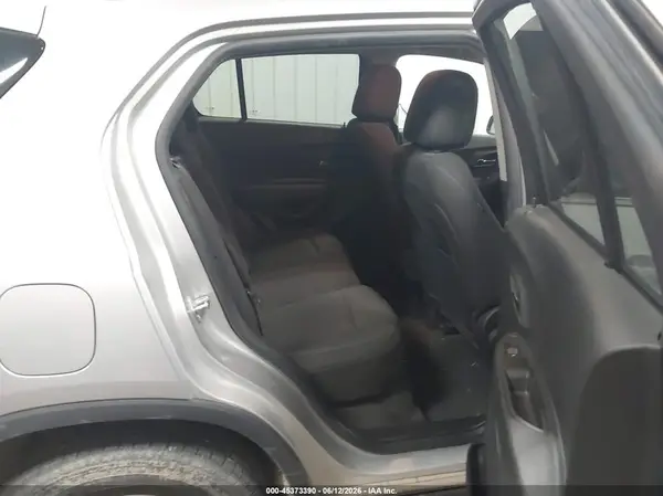 KL7CJPSB8GB670876 2016 CHEVROLET TRAX - Image 8
