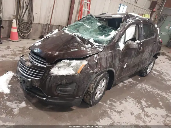 KL7CJPSB8GB671056 2016 CHEVROLET TRAX - Image 2