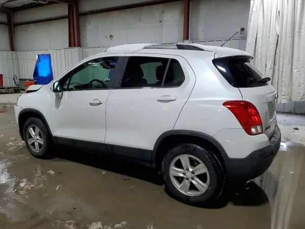 KL7CJPSB8GB695681 2016 CHEVROLET TRAX - Image 2