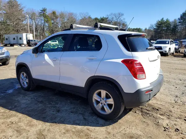 KL7CJPSB8GB698676 2016 CHEVROLET TRAX - Image 2
