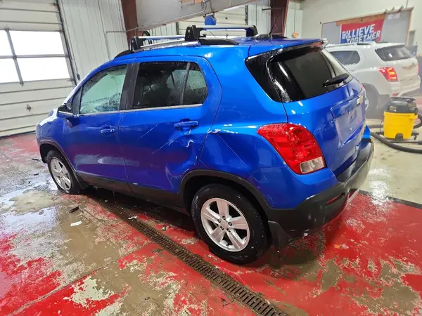 KL7CJPSB8GB716559 2016 CHEVROLET TRAX - Image 2