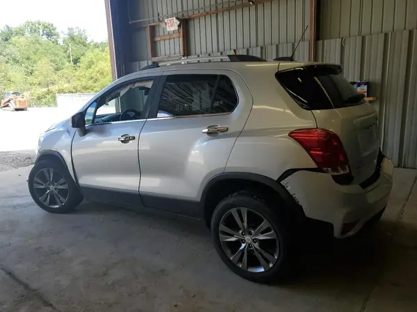 KL7CJPSB8HB085555 2017 CHEVROLET TRAX - Image 2