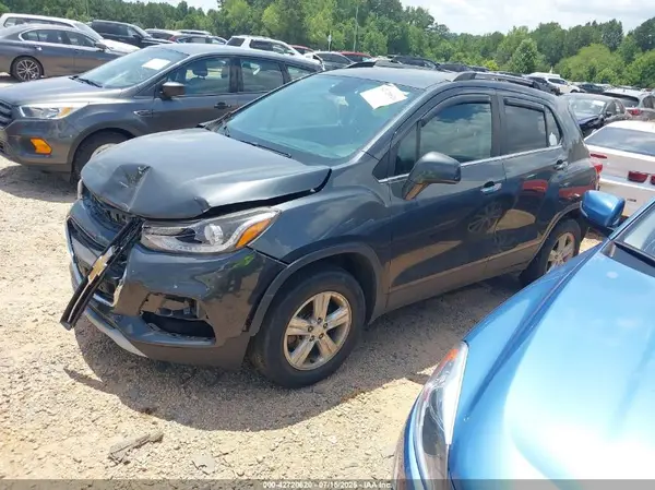 KL7CJPSB8HB109403 2017 CHEVROLET TRAX - Image 2
