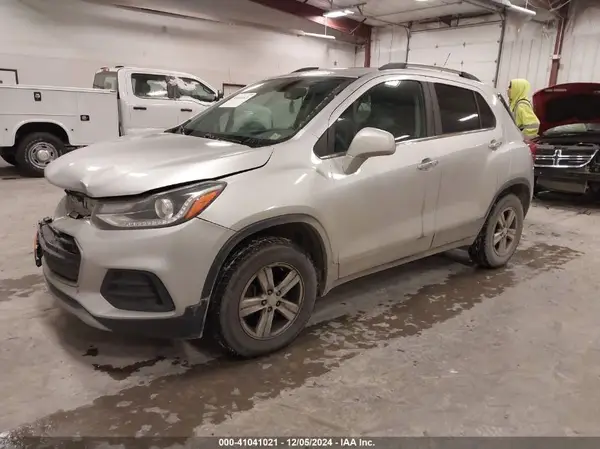 KL7CJPSB8HB133538 2017 CHEVROLET TRAX - Image 2