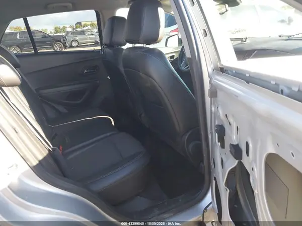 KL7CJPSB8HB134625 2017 CHEVROLET TRAX - Image 8