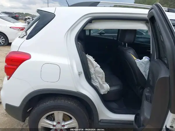 KL7CJPSB8HB137251 2017 CHEVROLET TRAX - Image 8