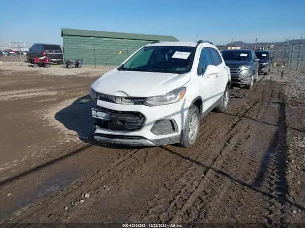 KL7CJPSB8HB188488 2017 CHEVROLET TRAX - Image 2