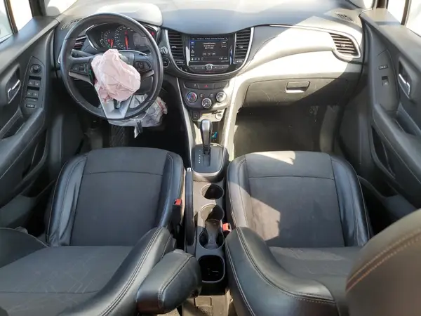 KL7CJPSB8JB511203 2018 CHEVROLET TRAX - Image 8