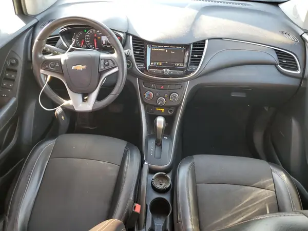 KL7CJPSB8JB551152 2018 CHEVROLET TRAX - Image 8