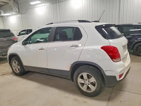 KL7CJPSB8JB614525 2018 CHEVROLET TRAX - Image 2