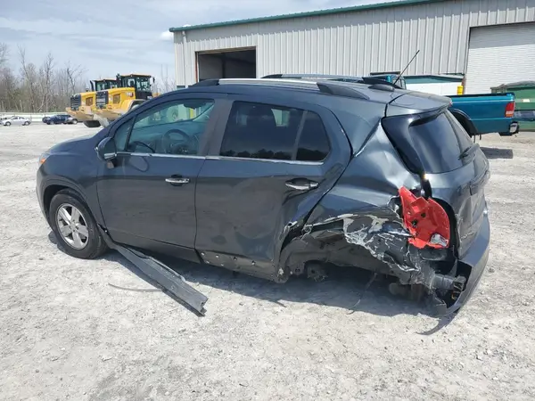KL7CJPSB8JB646942 2018 CHEVROLET TRAX - Image 2