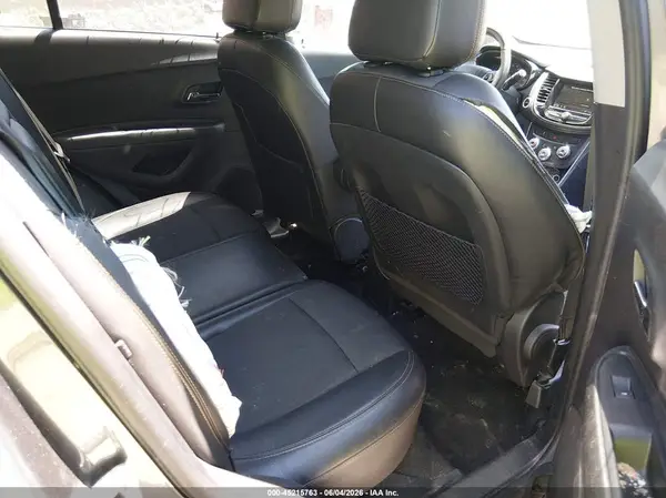 KL7CJPSB8JB649825 2018 CHEVROLET TRAX - Image 8