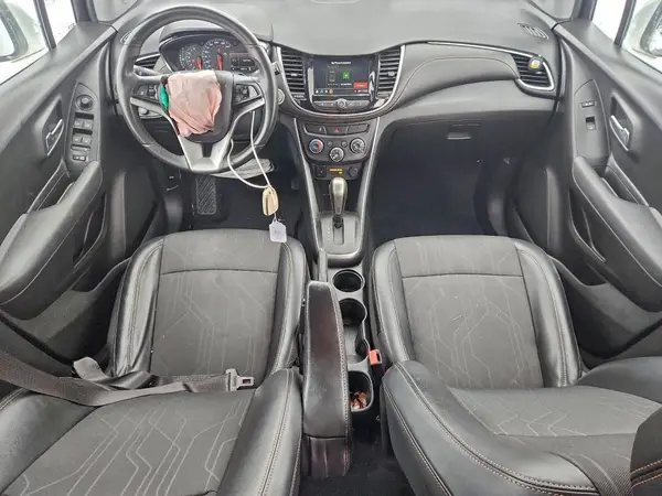 KL7CJPSB8JB657407 2018 CHEVROLET TRAX - Image 8