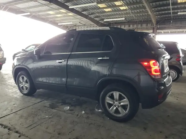 KL7CJPSB8JB659075 2018 CHEVROLET TRAX - Image 2
