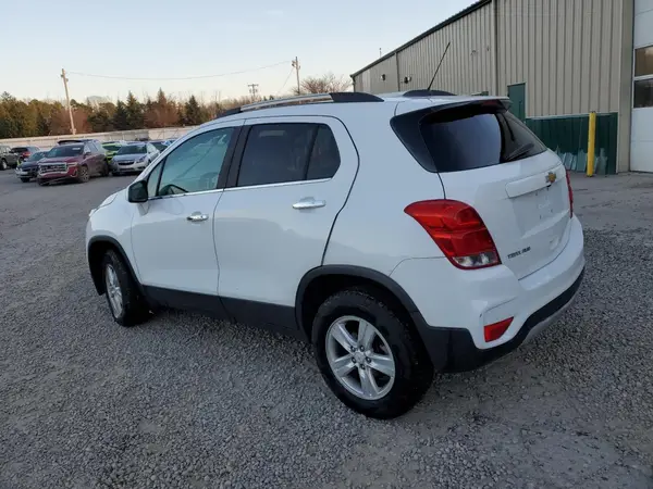 KL7CJPSB8JB671694 2018 CHEVROLET TRAX - Image 2
