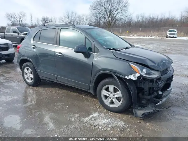 KL7CJPSB8JB710736 2018 CHEVROLET TRAX - Image 1